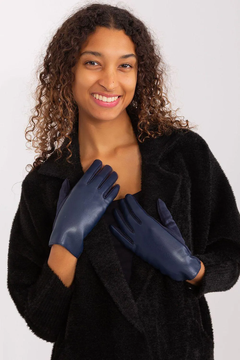 Chic Floral Embroidered Women's Touchscreen Gloves for Effortless Style