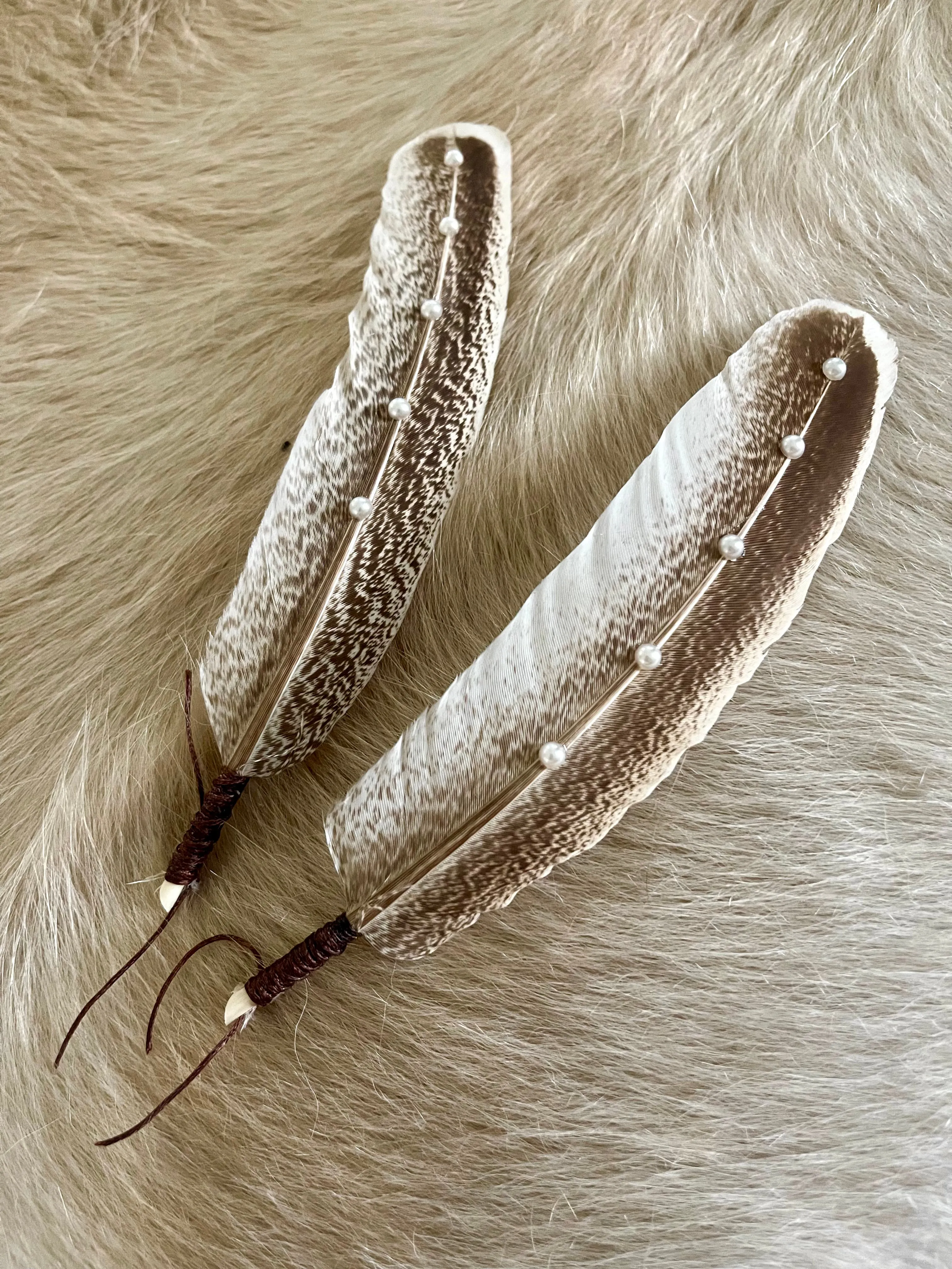 Hat Feather Clip - White Wing w/Pearls