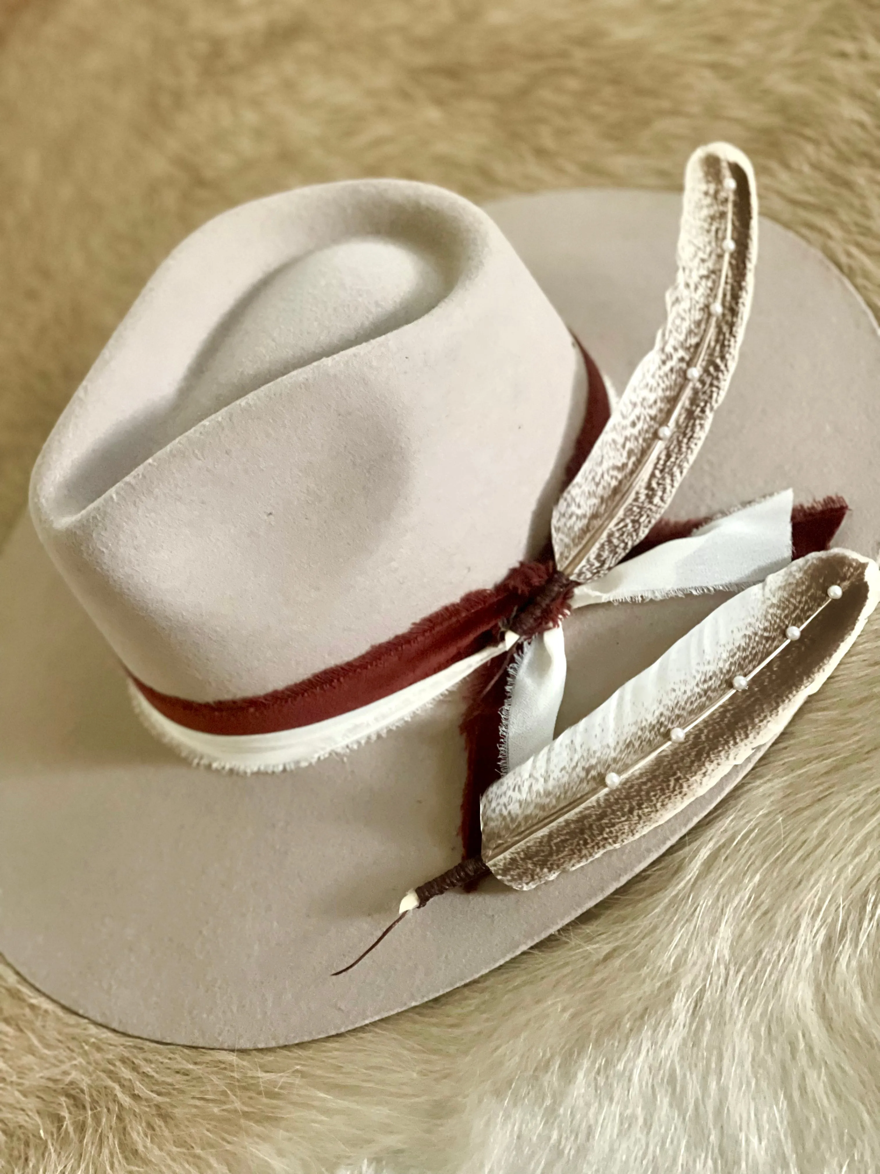 Hat Feather Clip - White Wing w/Pearls